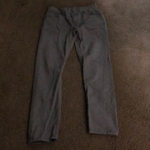 Gray Levi’s jeans